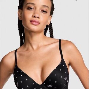 VS Pink Lightly Lined T Shirt Bra